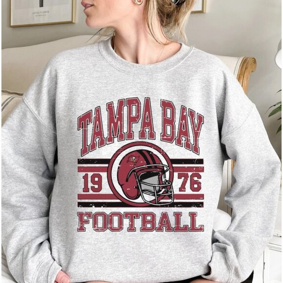 Tampa Bay Buccaneers Football NFL Logo Team Sports Graphic Sweatshirt 159 - Picture 1 of 5